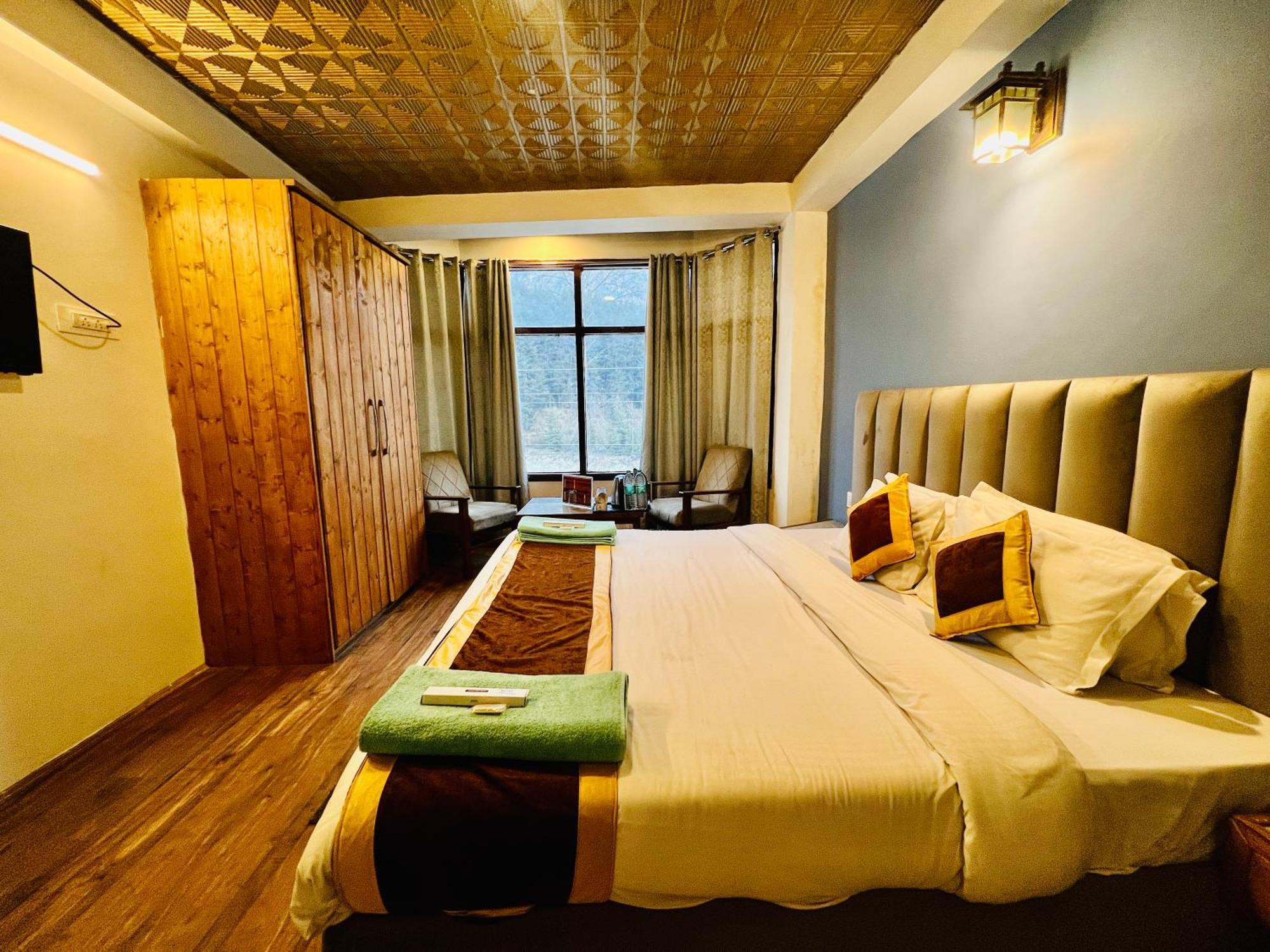 Hotel Green Link -#Near Volvo Bus Stand #Mountain View #River View #Open Terrace Manali  Bagian luar foto
