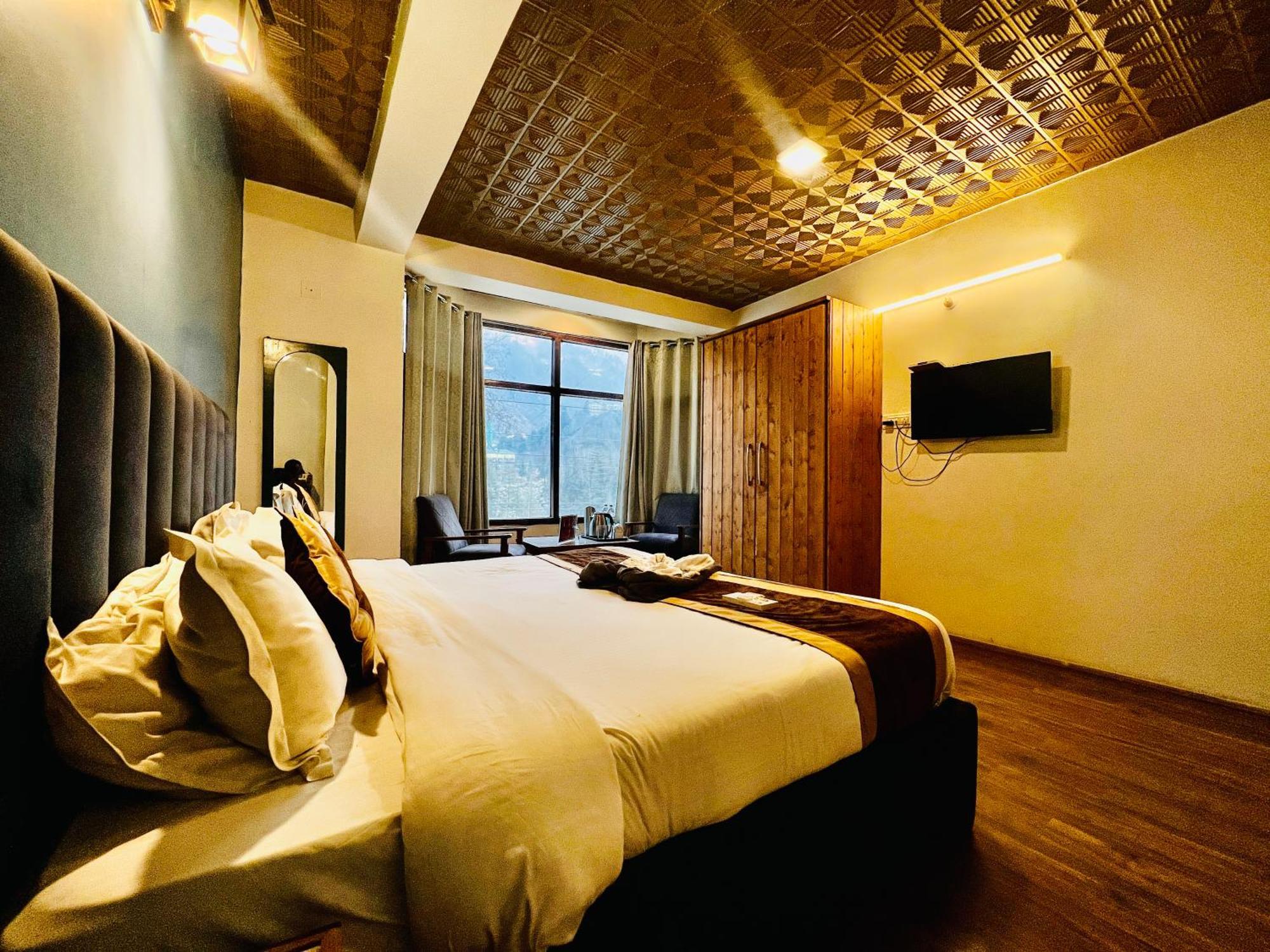Hotel Green Link -#Near Volvo Bus Stand #Mountain View #River View #Open Terrace Manali  Bagian luar foto