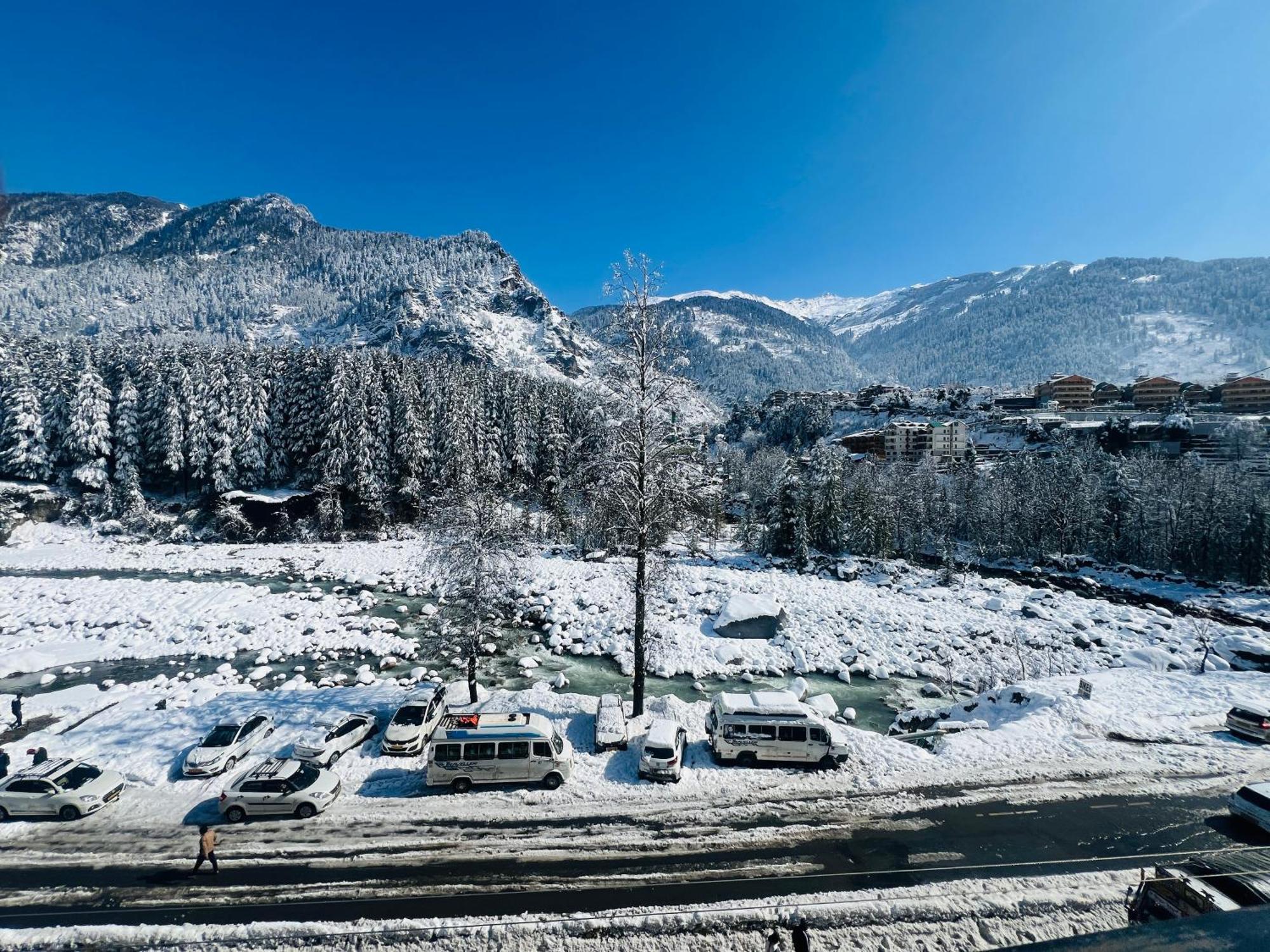 Hotel Green Link -#Near Volvo Bus Stand #Mountain View #River View #Open Terrace Manali  Bagian luar foto