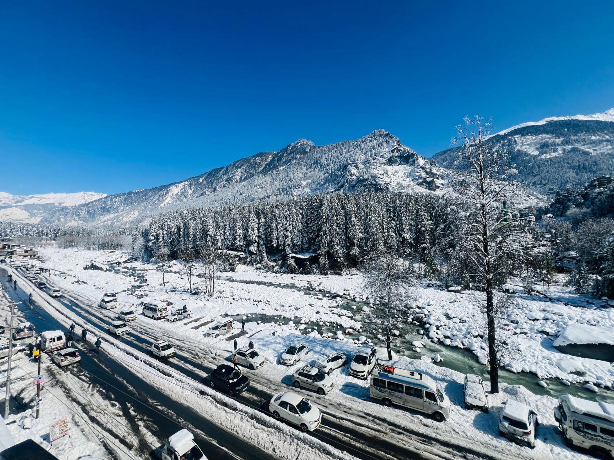 Hotel Green Link -#Near Volvo Bus Stand #Mountain View #River View #Open Terrace Manali  Bagian luar foto