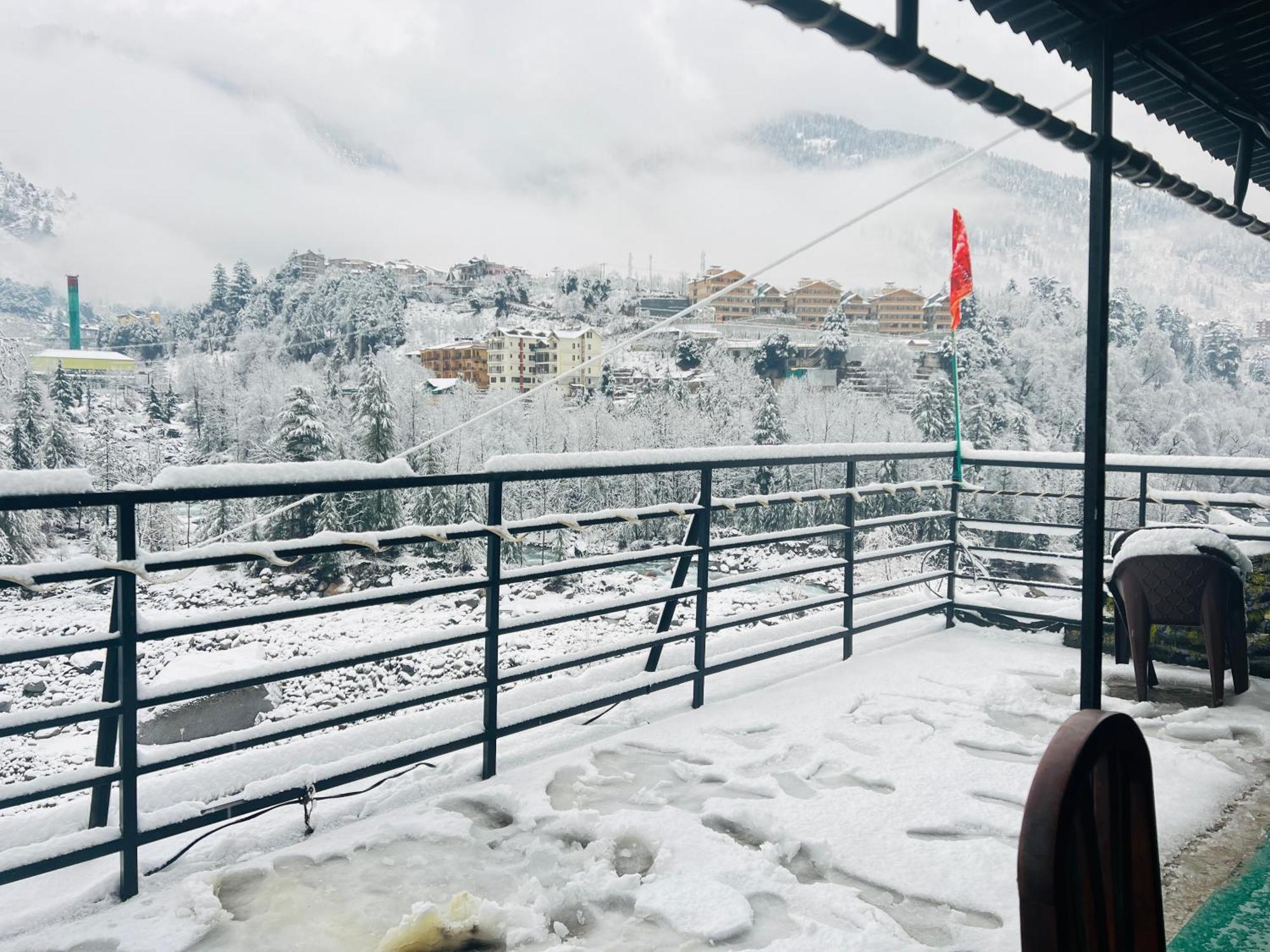 Hotel Green Link -#Near Volvo Bus Stand #Mountain View #River View #Open Terrace Manali  Bagian luar foto
