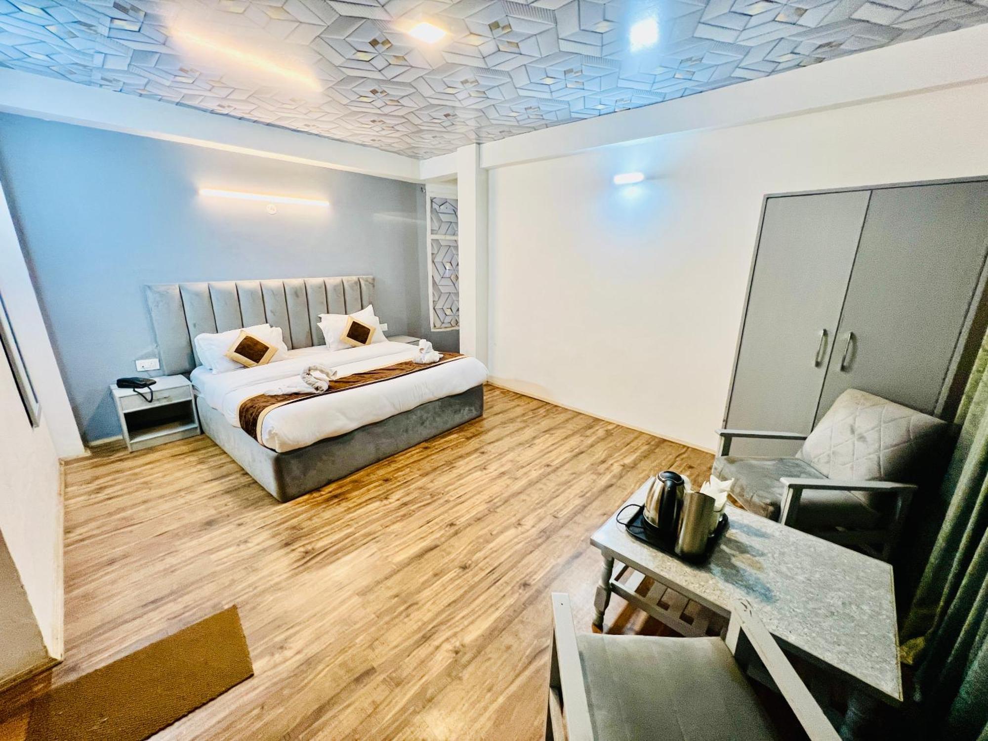 Hotel Green Link -#Near Volvo Bus Stand #Mountain View #River View #Open Terrace Manali  Bagian luar foto
